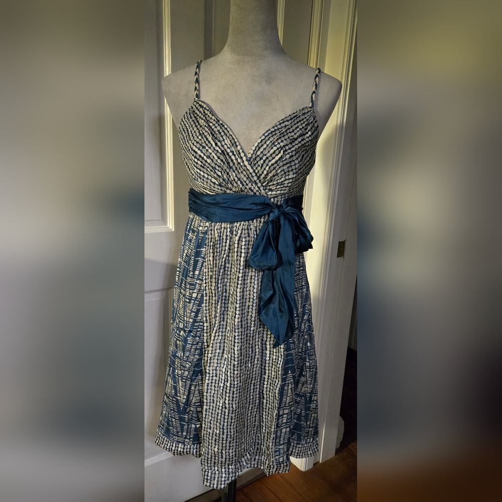 BCBGMAXAZRIA 100% silk empire waist teal and beige print dress sz 6